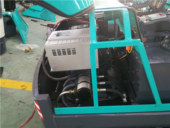 德力15-9小型鉤機，農田果園專用