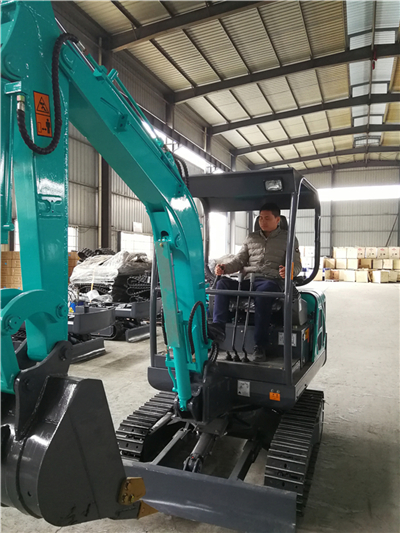 微型挖掘機作業(yè)設備組成--德力挖掘機分享