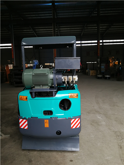 小挖掘機(jī)因水溫高而水箱出問題的原因